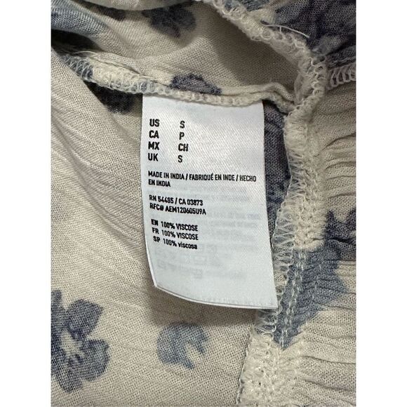 American Eagle adorable v-neck pull over blouse - Picture 8 of 9